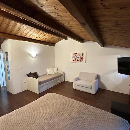 Relais Corte Bercelli Валеджо-суль-Мінчо Екстер'єр фото
