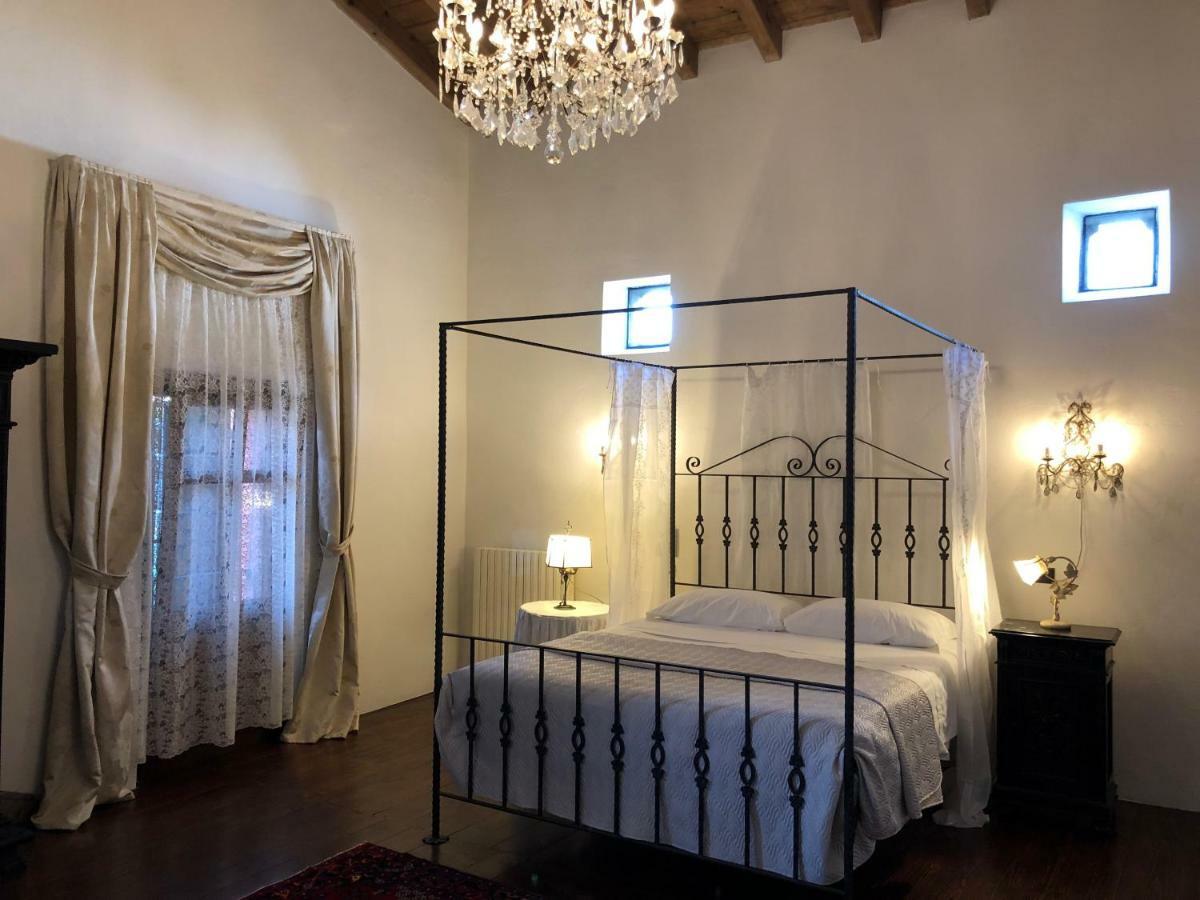 Relais Corte Bercelli Валеджо-суль-Мінчо Екстер'єр фото